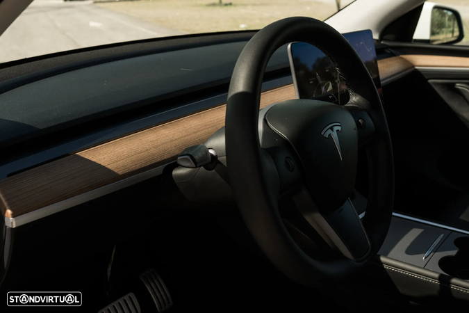 Tesla Model Y Performance Dual Motor AWD - 15