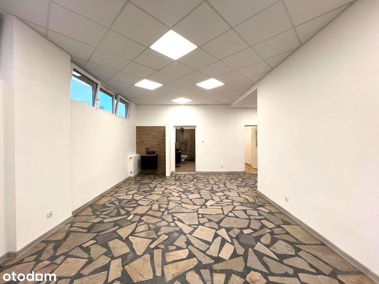 Lokal usługowy po remoncie 169m2,  parking, witryna, winda towarowa-3