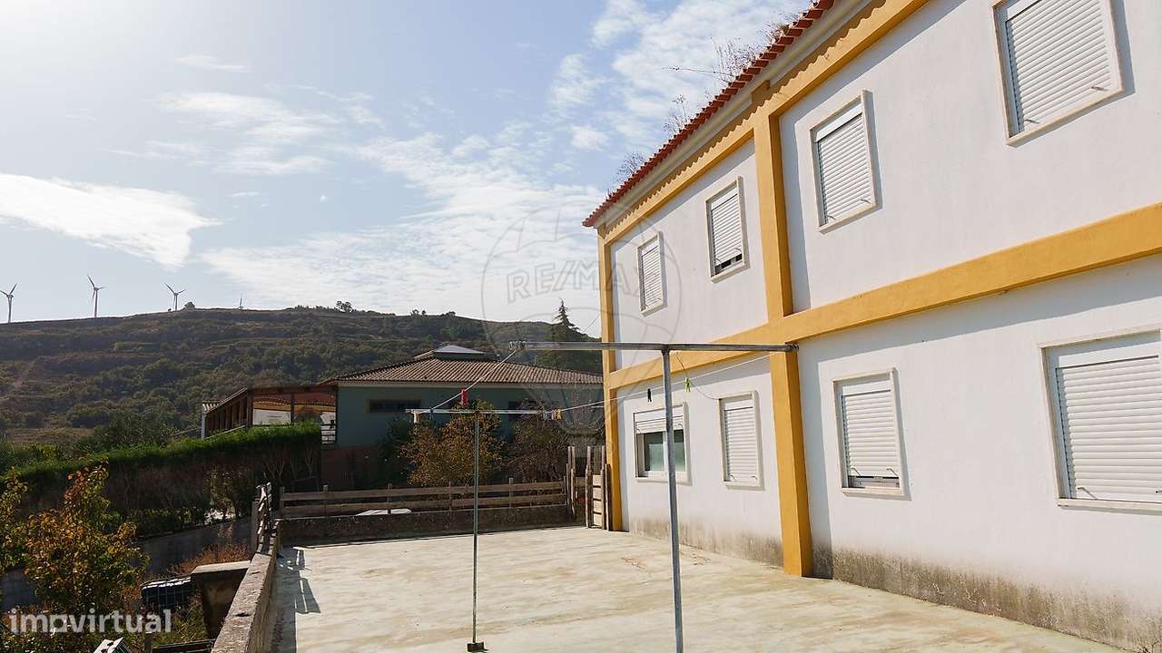 Moradia T4 para venda-12