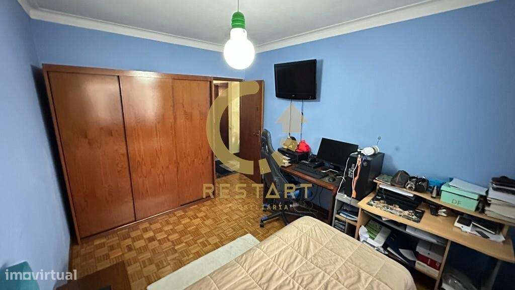 Apartamento T2 (Av da Carvalha - Rio Tinto)-15