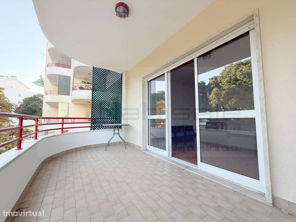 T2 nos Jardins do Buzano com Excelente Varanda e Vista Desafogada-9