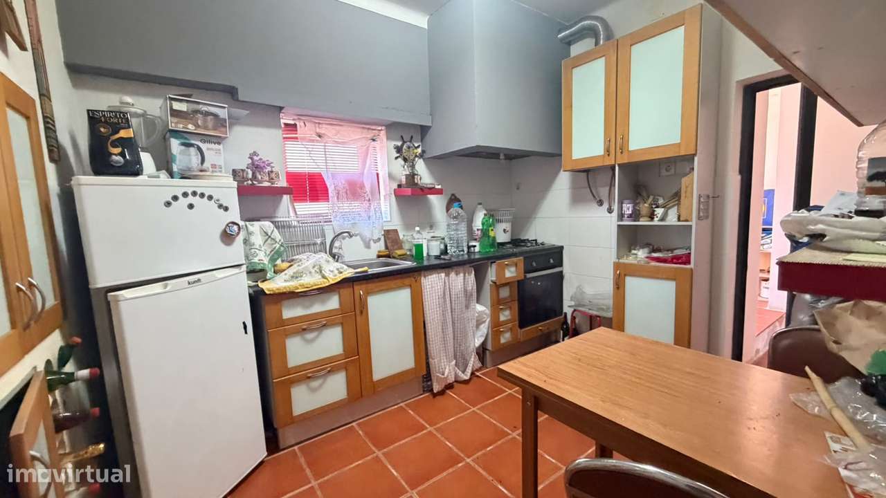 Andar de Moradia T2 c/ Suite, Logradouro e Garagem-20