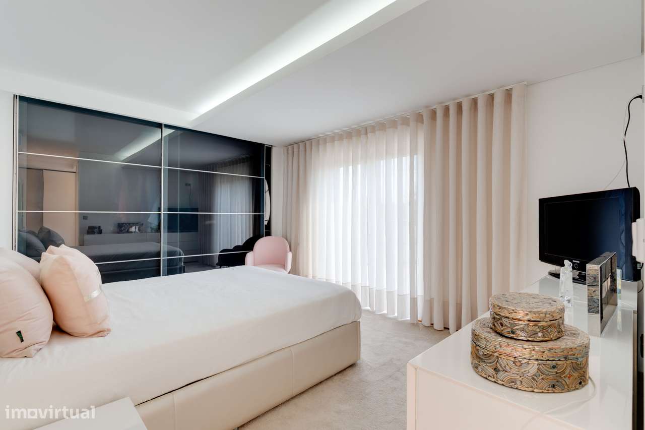 Elegância e Privacidade na Moradia dos Seus Sonhos-13