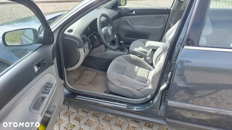 Volkswagen Passat 1.9 TDI Highline - 13