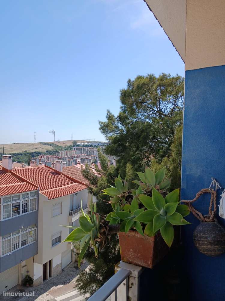 T3 excelentes áreas, duas varandas, vista para a Serra de Sintra-23