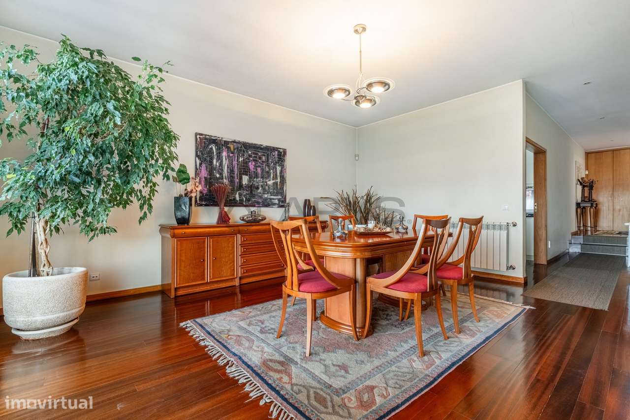 Moradia T4 com Piscina - Nogueira, Braga-8