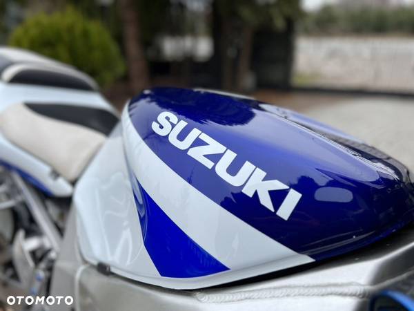 Suzuki GSX-R - 10