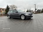 BMW Seria 3 320d DPF Touring - 16