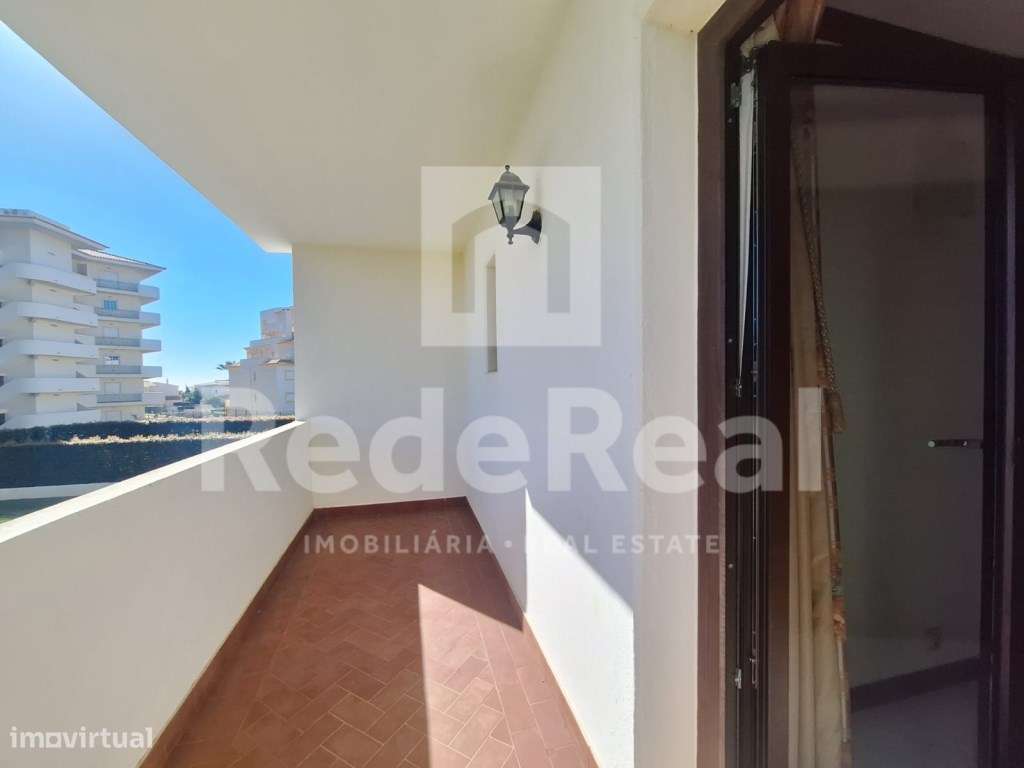 Moradia T3 + 1 com Piscina Privada e Boas Áreas no Coração de Albuf...-47