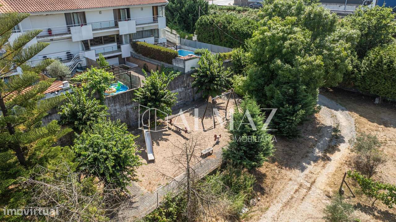 Moradia de Gaveto T3 com Jardim, Churrasqueira e Garagem para 3...-30