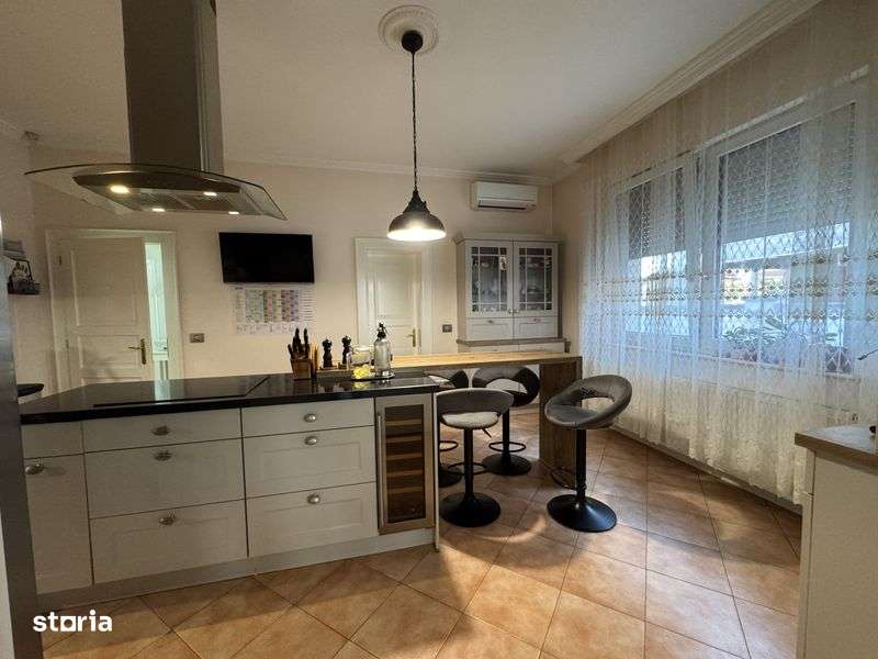 Casa de vanzare. - Imagine principală: 4/8