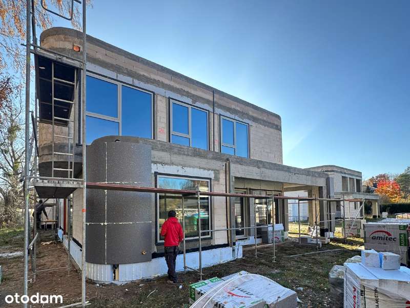 Modernistyczny dom z dużym garażem i działką 765 m² | Nest Konstancin - Pełny obrazek: 5/16