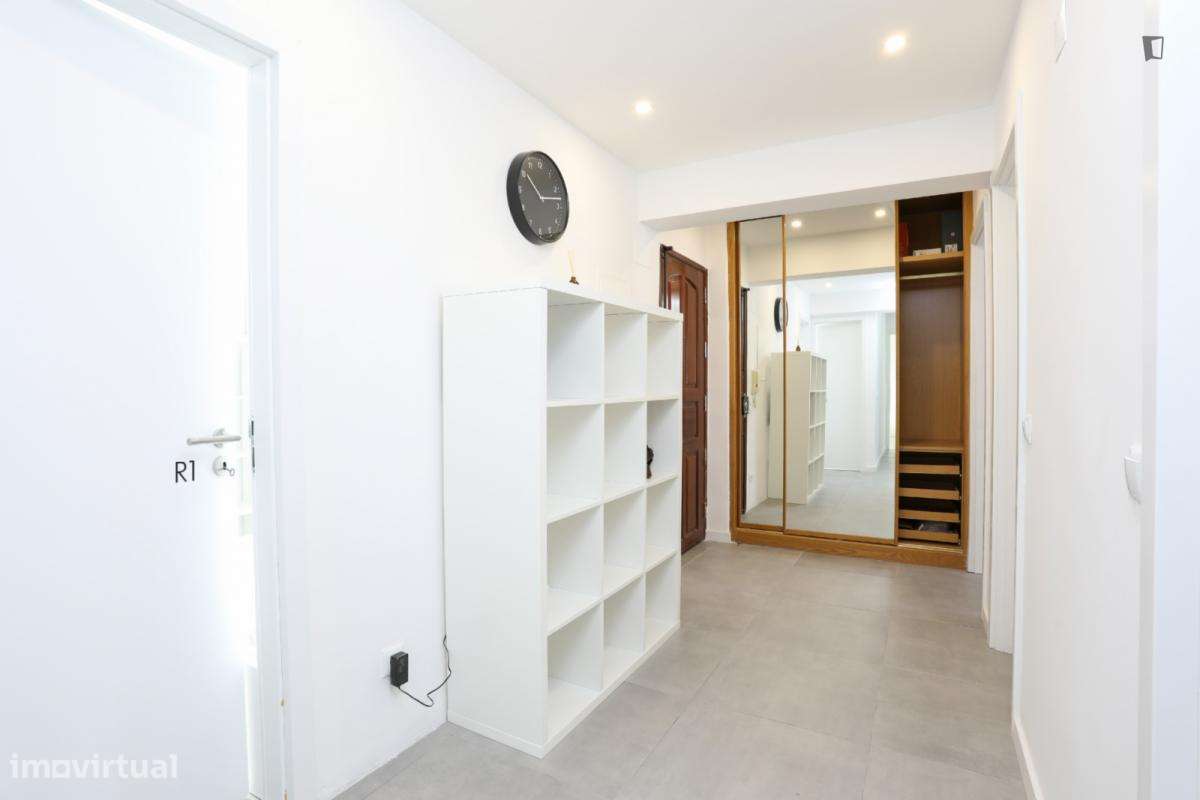 Quarto - localizado em Carnide Lisbon - Grande imagem: 3/10