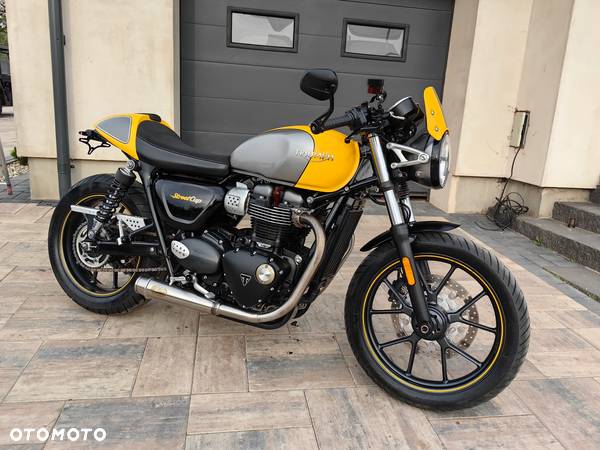 Triumph Bonneville - 33