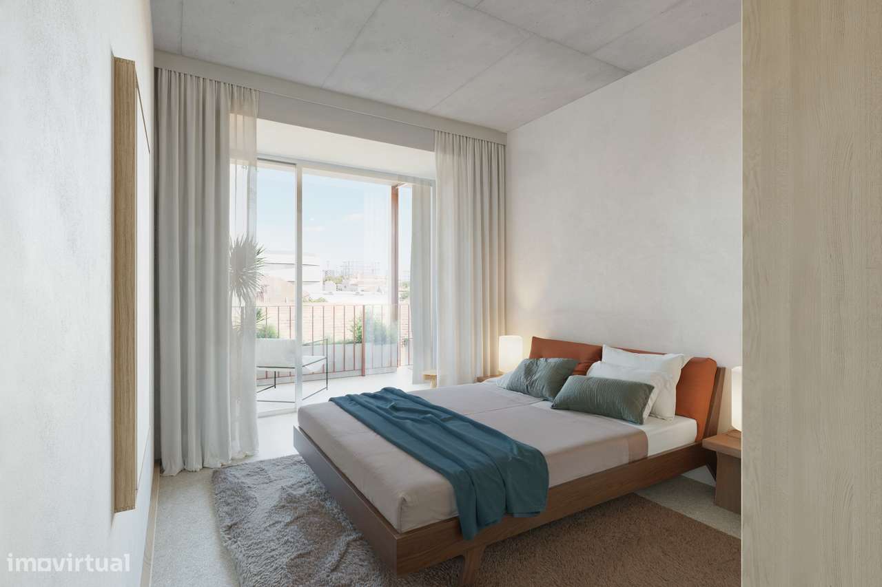 Espaçoso T4 com varanda a poente sobre o jardim – Marvila - Grande imagem: 4/19