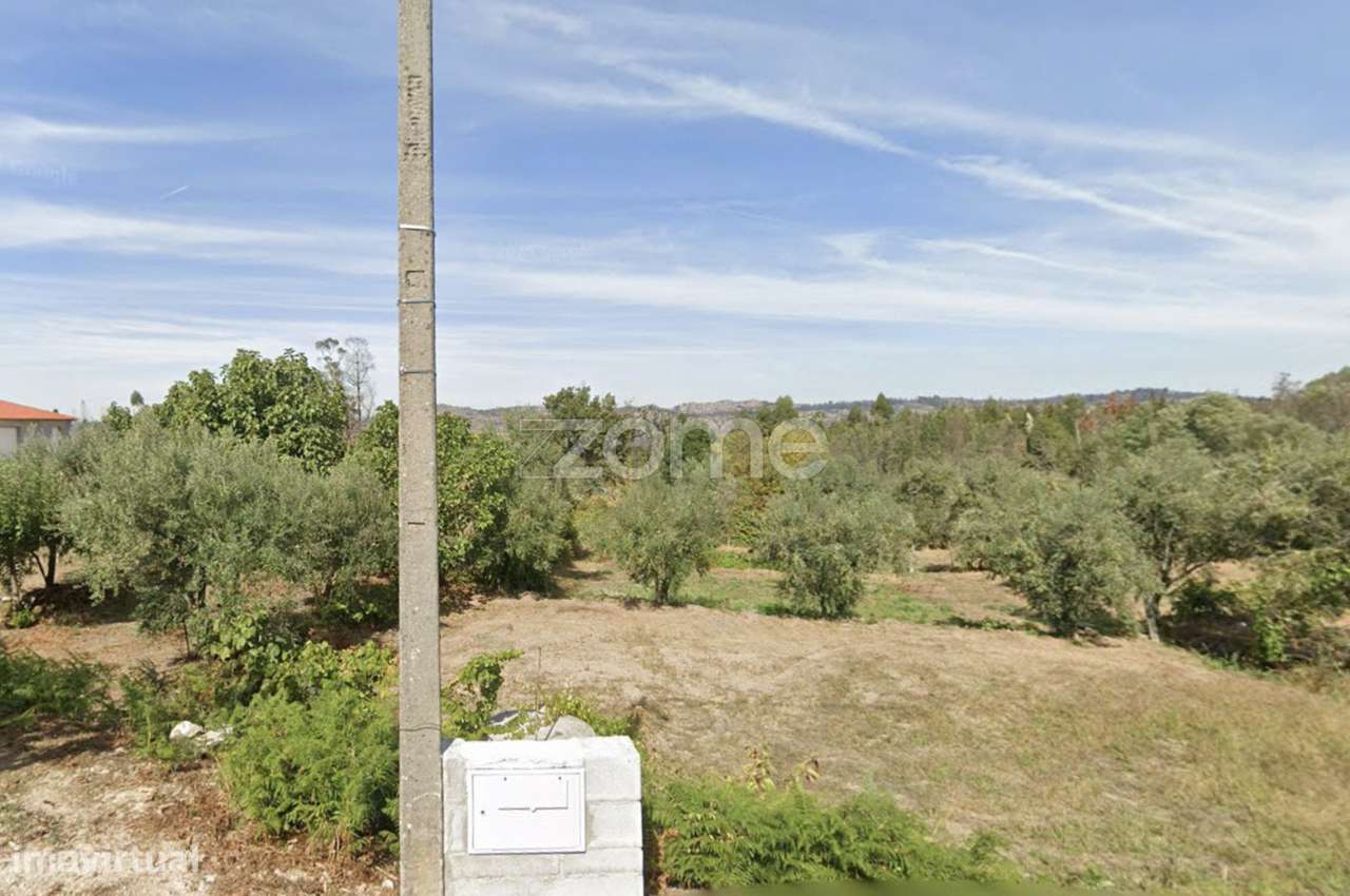 Lote de terreno, Urbanizável em Codornelas, Castelo de Penalva