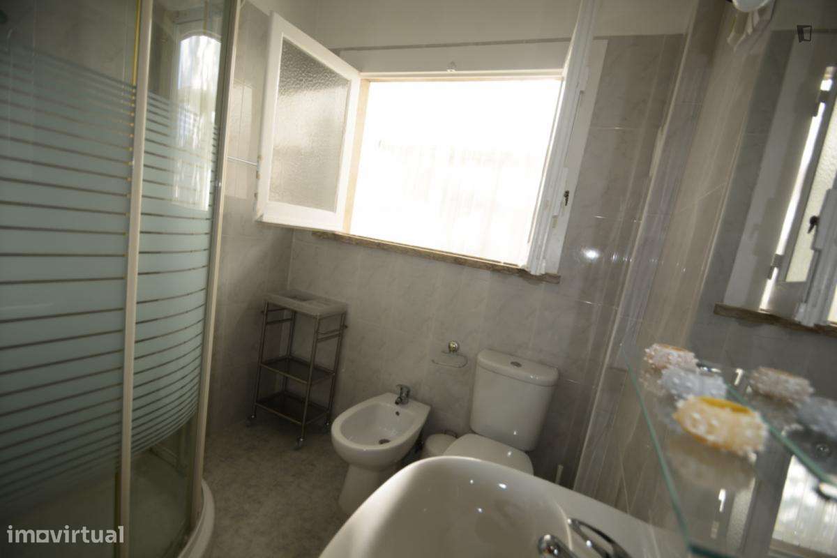 Quarto - localizado em Penha de França Lisbon - Grande imagem: 4/7