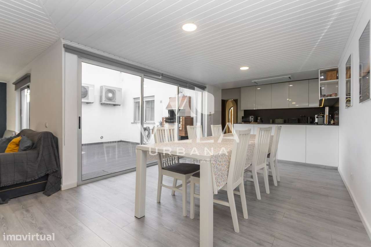 Moradia T3 com Excelentes Áreas, Garagem e Espaço Exterior em Alcabi-31