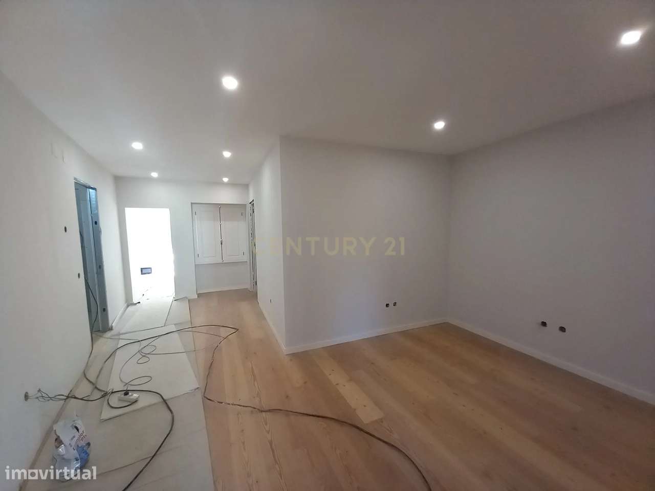 T2 NOVO COM PISCINA NA ZONA HISTÓRICA DO SEIXAL - Grande imagem: 4/15