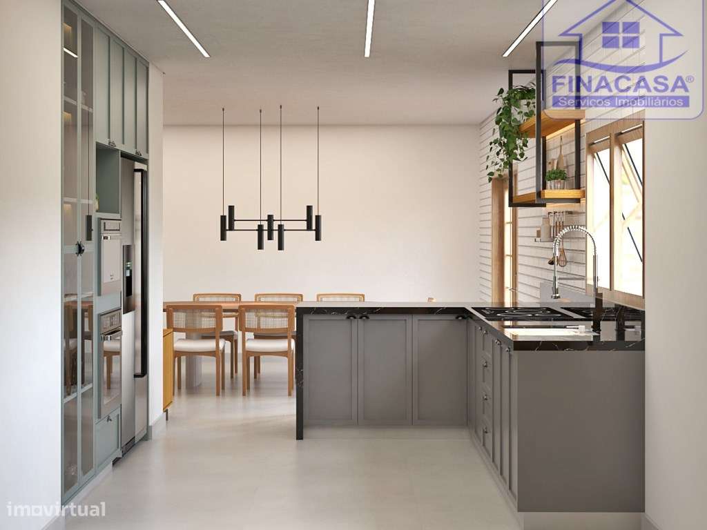 Moradia Isolada em fase de renovação/ remodelação com piscina e jar...-10