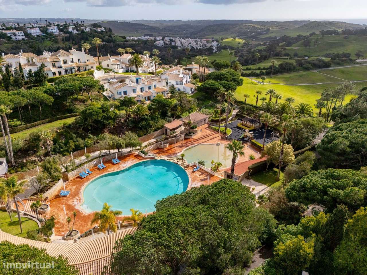 Espaçosa casa geminada de 3 quartos no Golf Santo António Resort, Bude - Grande imagem: 4/26