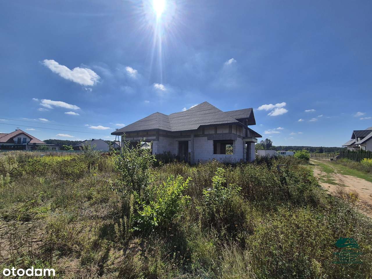 Dom mieszkalny jednorodzinny z garażem dwustanowiskowym  z działką-13