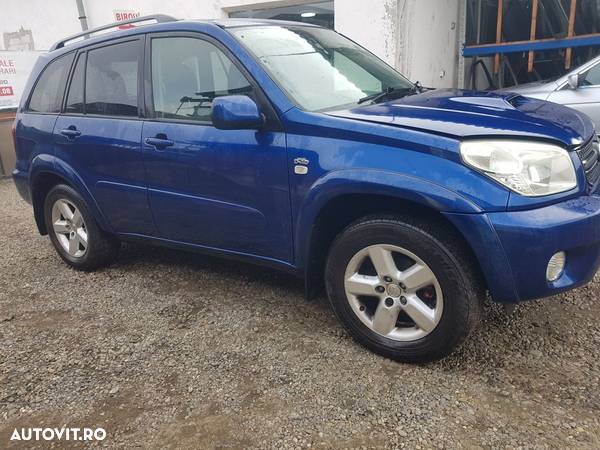 Dezmembrez Toyota RAV 4 II 2.0 D 2003-2006 - 2