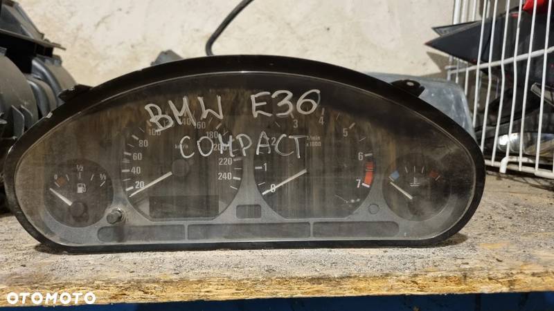 BMW e36 Licznik/Zegar/Prędkosciomierz - 1