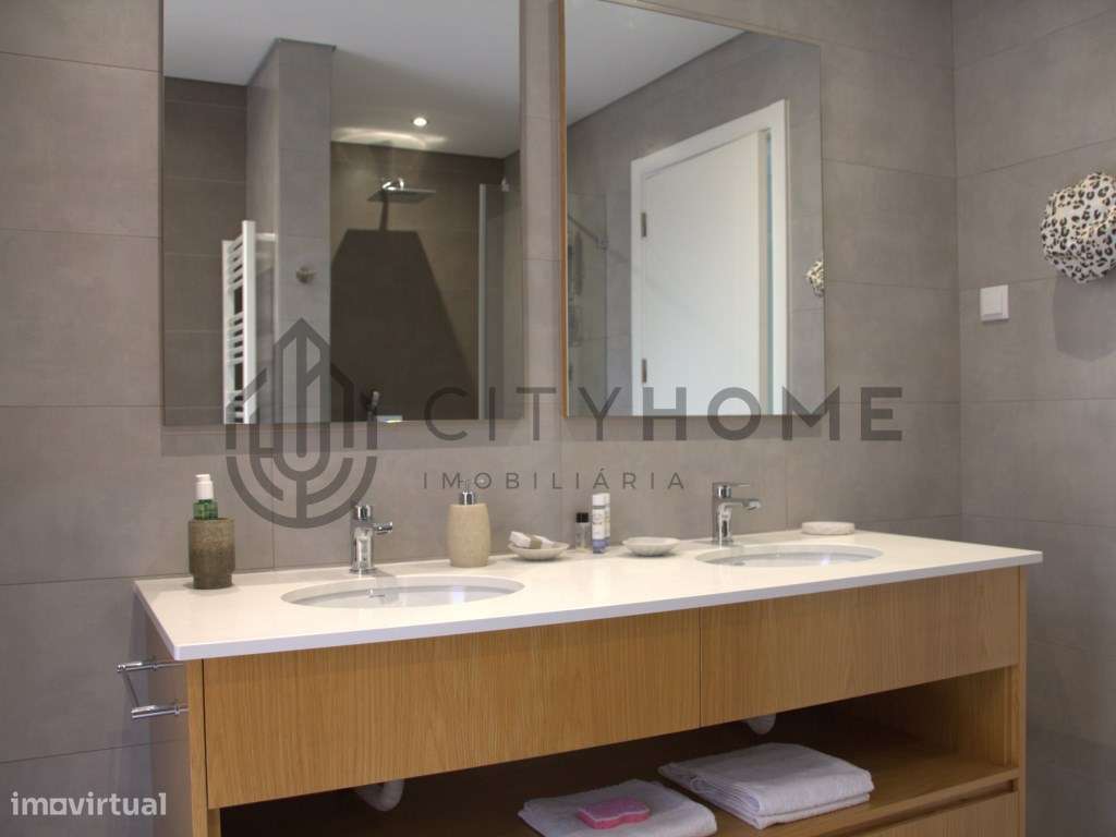 Moradia T5 com vista panorâmica de 180º sobre o mar em Loulé-23