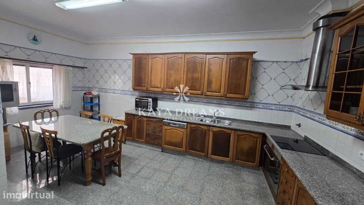 PRÉDIO COMPOSTO POR 4 PISOS EM EXCELENTE ESTADO, CAMARATE, LOURES-8