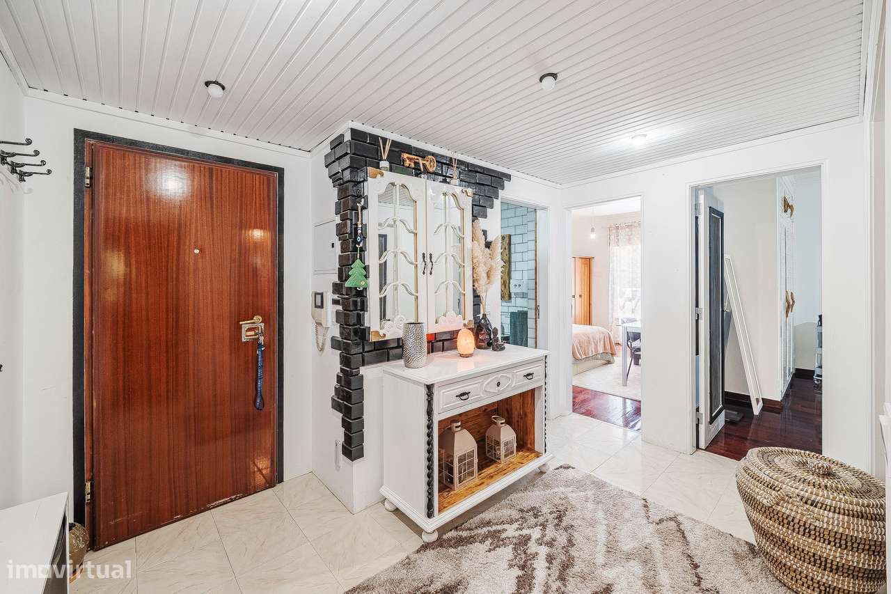 Apartamento T2 Remodelado | Tapada das Mercês-18