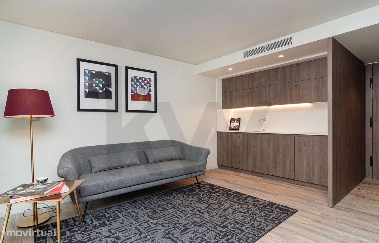 T0 para Arrendamento na Av. D. Carlos I * Varanda * Vista de Rio - Grande imagem: 4/14