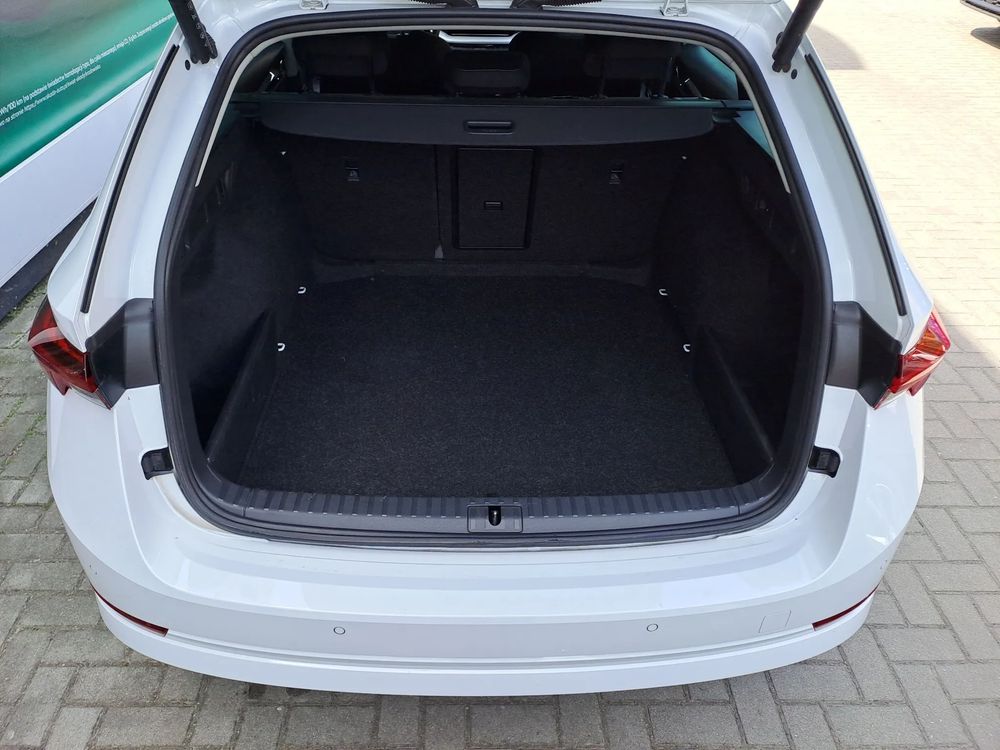 SKODA OCTAVIA 1.5 TSI 150KM DSG ACC Ambiente Kamera Salon PL ASO VAT23%