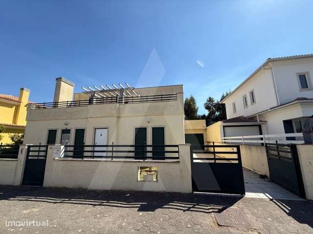 Moradia T3 + 1 a 3 minutos do C. C. Glicínias em Aveiro - Grande imagem: 2/34