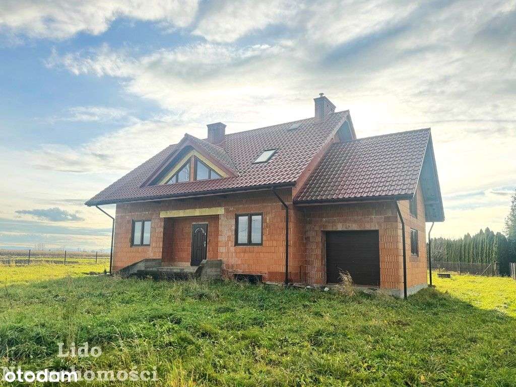 dom z garażem na dużej działce-12