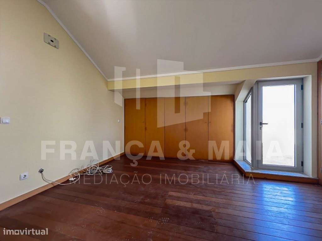 Moradia T3 Renovada com Áreas Excepcionais e Potencial até T5 em Pe...-30