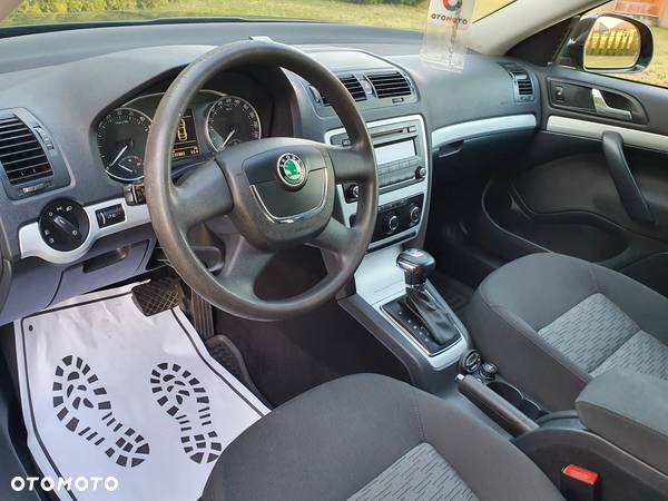 Skoda Octavia 2.0 TDI Ambiente DSG - 11