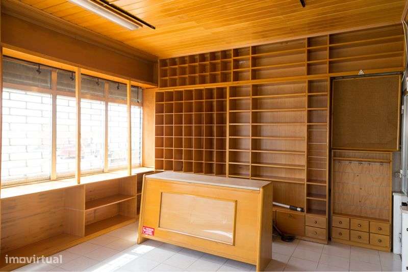 Loja Comercial à Venda no Centro de Pataias – Excelente Localização - Grande imagem: 4/8