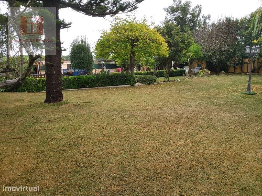 Quintinha com Moradia V3 Piscina - Sintra-11