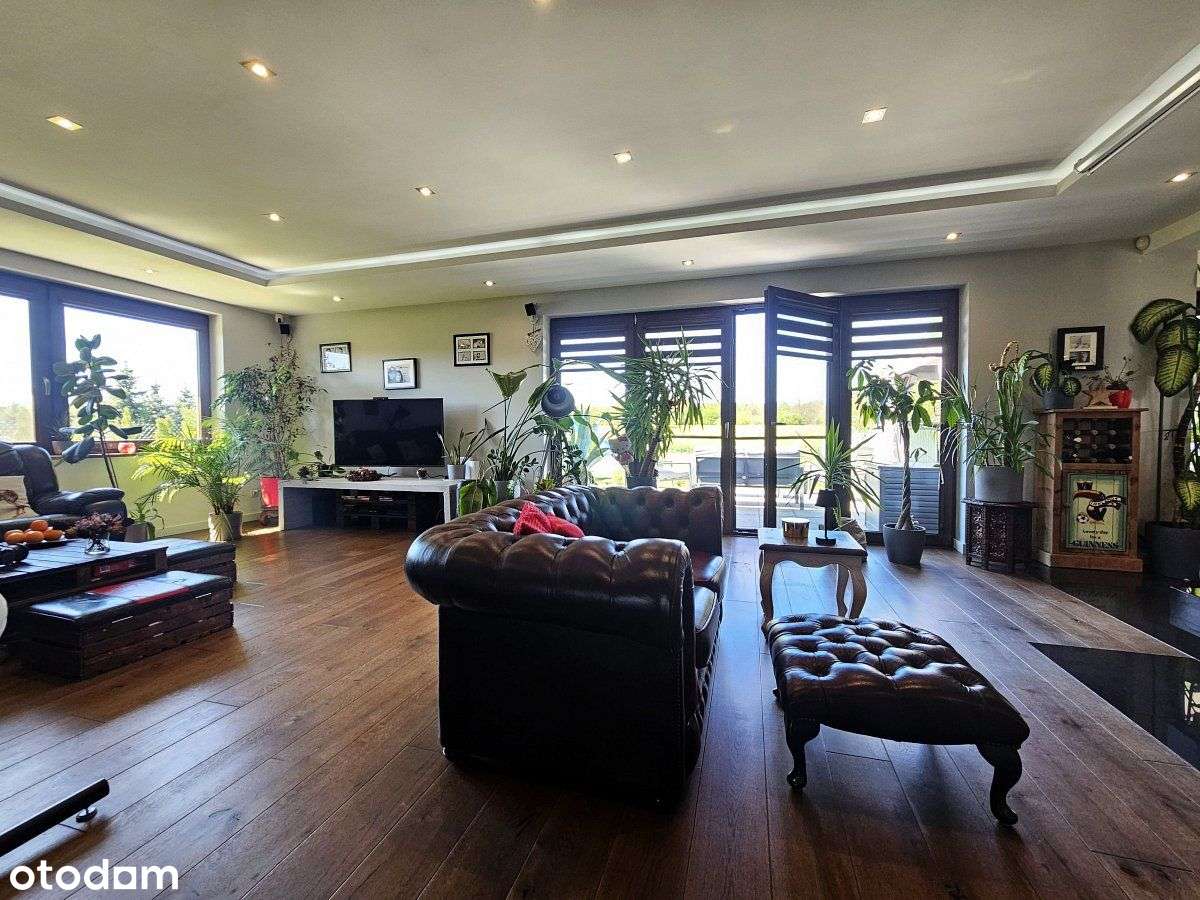 Piękny dom wolnostojący, na dużej działce-3