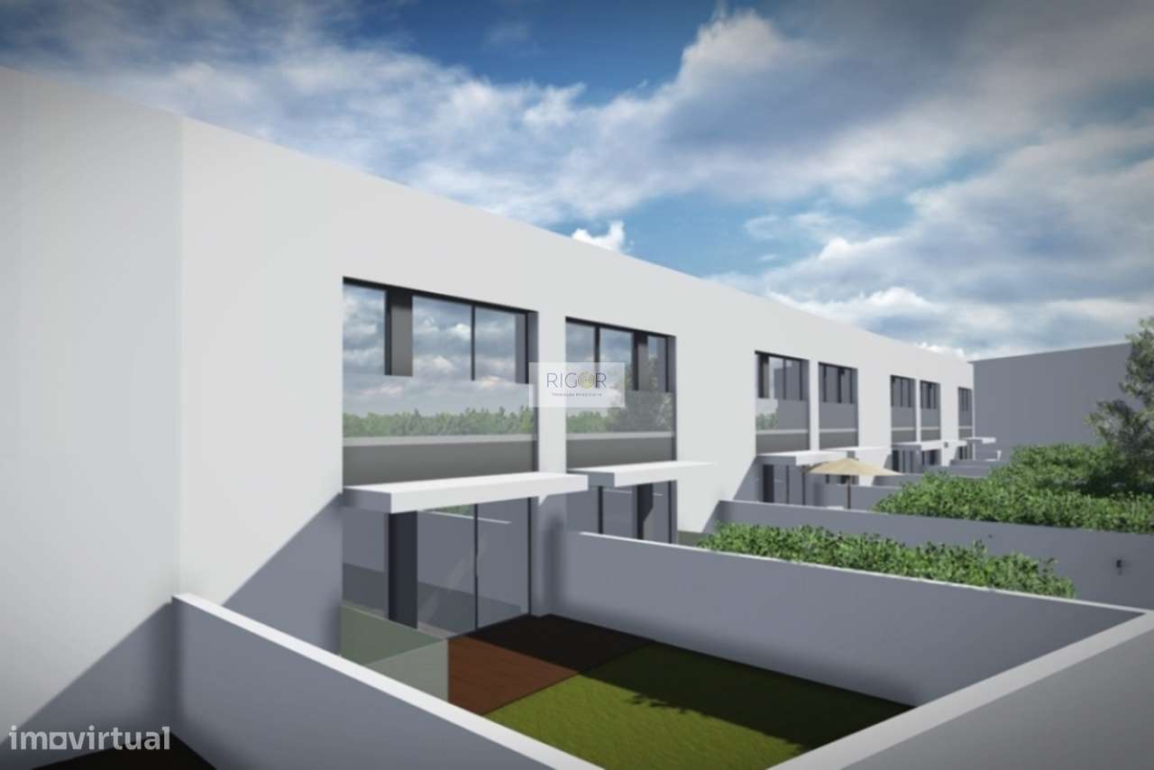 Moradia T3 de 2 frentes e jardim em construção em Águas Santas-13