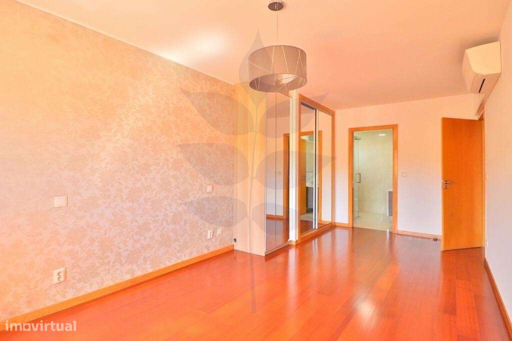 Venda apartamento T3 na freguesia de Este (São Pedro)-8
