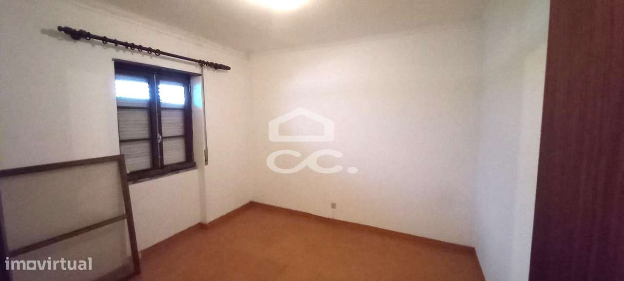 Moradia T3 com 3 pisos em Beja-23