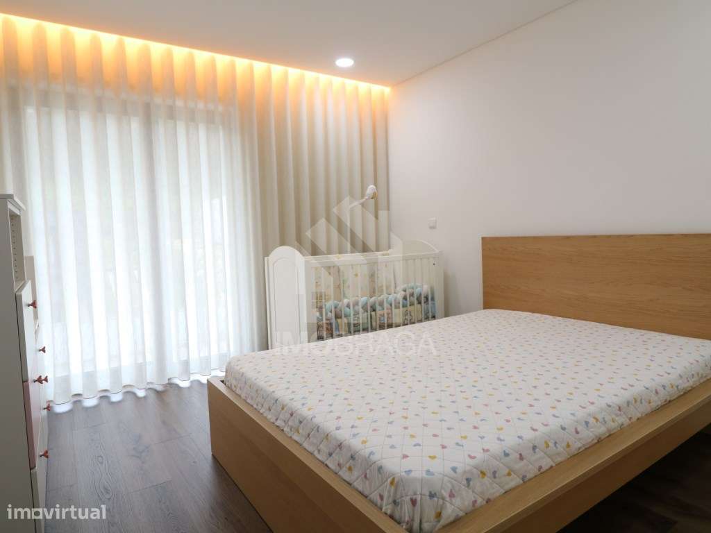 Venda Moradia Geminada T3, em Esporões, Braga-7