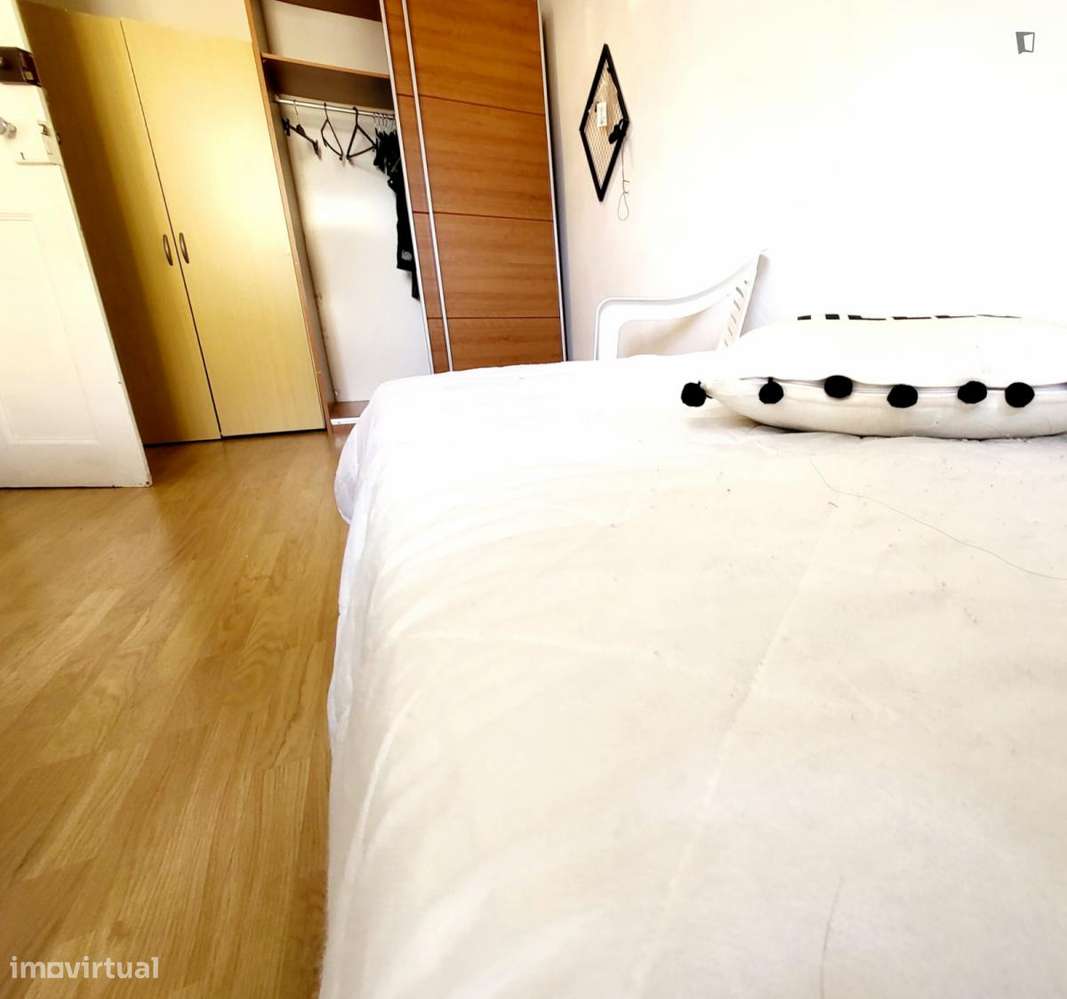 Quarto - localizado em  Coimbra - Grande imagem: 4/10