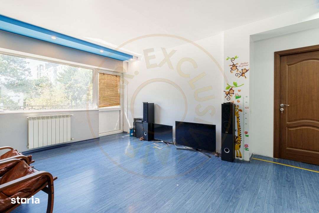 Casa cu curte | Cladire pentru activitati comerciale si servicii - Imagine principală: 5/16