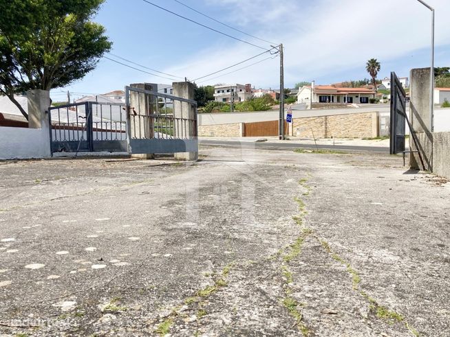 Moradia T3 com Armazém e Terreno de 9 640m2 em Olho Marinho, Óbidos-7