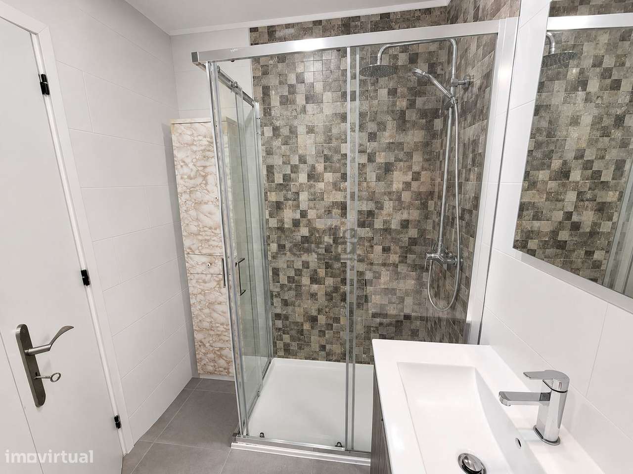 Apartamento T1 a 300 Metros da Praia da Rocha-3