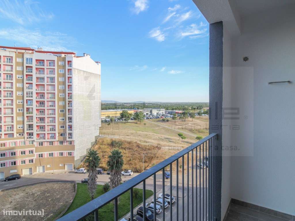 T3 com parqueamento a 5 minutos da estação e 10 minutos da praia - Grande imagem: 4/25