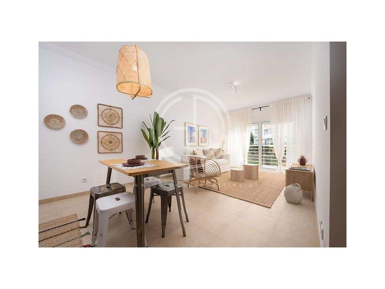 Apartamento T2 62m² novo, perto da praia, em Portimão